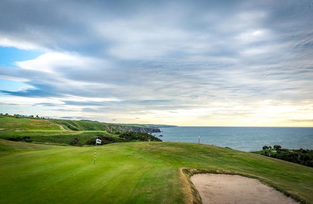 SGC 7th Green looking back over gulley